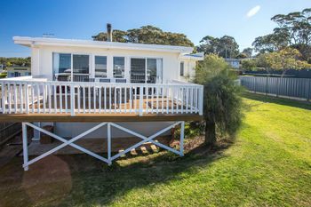 Toms Beach House - Accommodation Batemans Bay 1