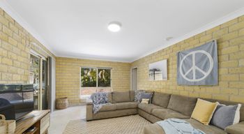 BEACHSIDE HIDEAWAY BONNY HILLS - Accommodation Batemans Bay 5