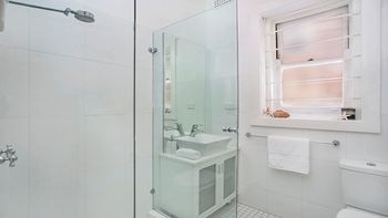 The Apartment Service LB002 - Accommodation Batemans Bay 3