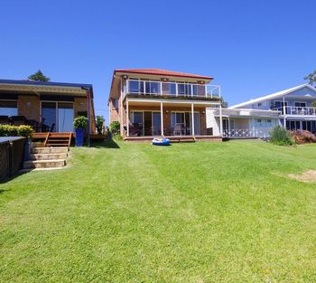 Luxury Waterfront House - Accommodation Batemans Bay 0
