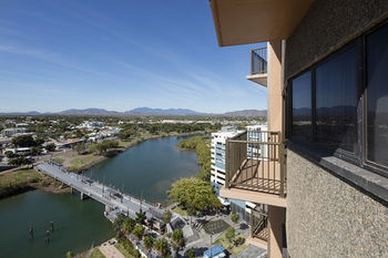 Holiday Inn Townsville - Accommodation Batemans Bay 3