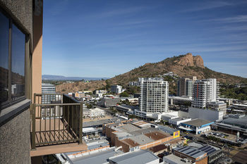 Holiday Inn Townsville - Accommodation Batemans Bay 6