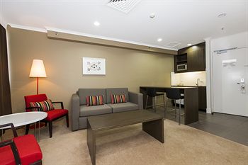 Holiday Inn Townsville - Accommodation Batemans Bay 1