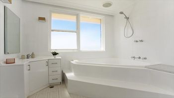 The Apartment Service COLRY - Accommodation Batemans Bay 2