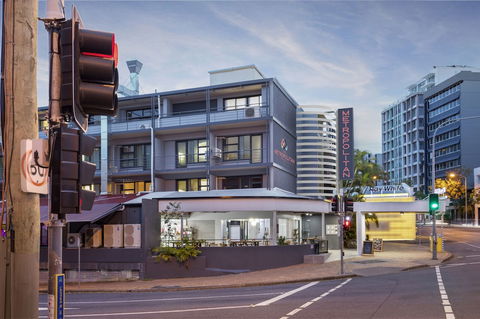 The Metropolitan Spring Hill - Accommodation Batemans Bay 1