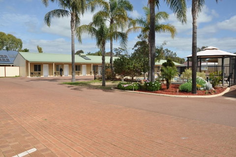 Pinjarra Resort - Accommodation Batemans Bay 0