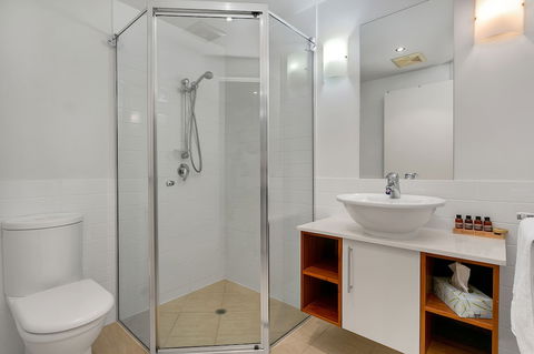 Beachfront Apartment With Ocean View - 4 - Accommodation Batemans Bay 4
