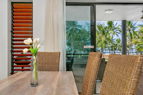 Beachfront Apartment With Ocean View - 4 - Accommodation Batemans Bay 3