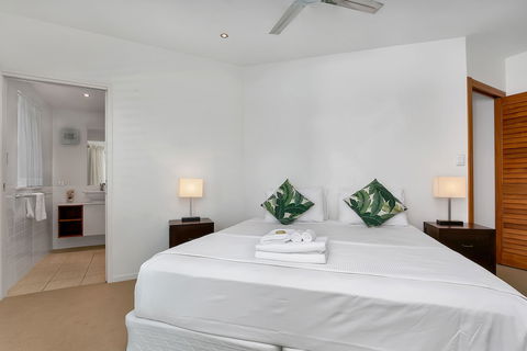 Beachfront Apartment With Ocean View - 4 - Accommodation Batemans Bay 2