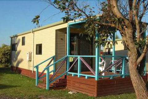 Lanis On The Beach - Old Bar - Accommodation Batemans Bay 3