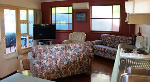 Anchlia Waterfront Cottage - Accommodation Batemans Bay 1