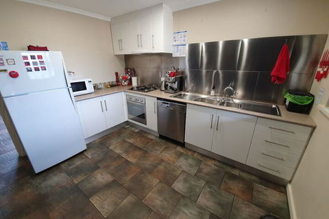 Under The Vines - Accommodation Batemans Bay 7