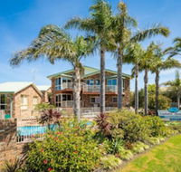 Captain's Quarters - Accommodation Batemans Bay