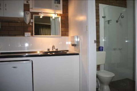 Camellia Motel - Accommodation Batemans Bay 6
