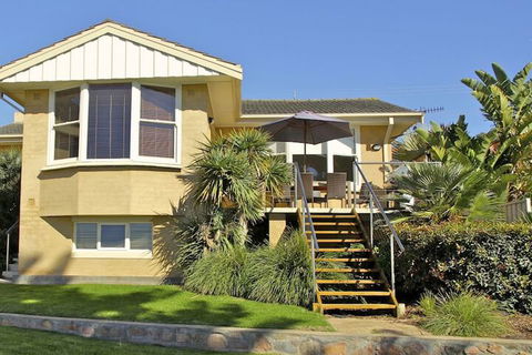 Bay 10 Accommodation - Accommodation Batemans Bay 3