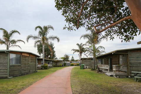 Lazy Acre Log Cabins - Accommodation Batemans Bay 1