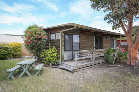 Lazy Acre Log Cabins - Accommodation Batemans Bay 6