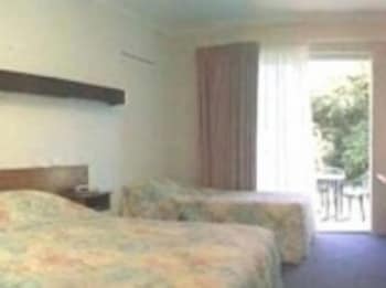 Corlette Palms Motor Inn - Accommodation Batemans Bay 1