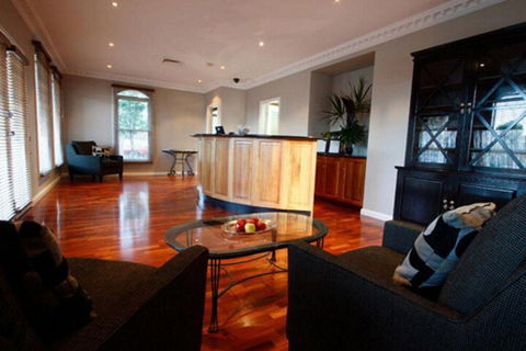 Carlyle Suites & Apartments - Accommodation Batemans Bay 1