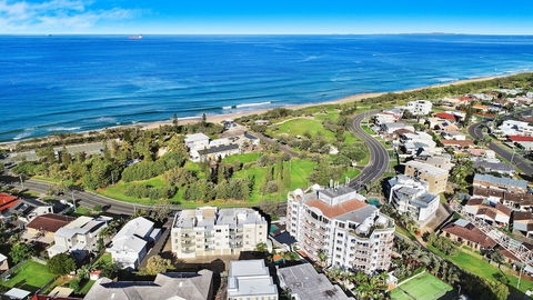 Beachside Resort - Kawana Waters - Accommodation Batemans Bay 2