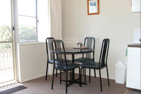 Inlet Views Holiday Lodge Motel - Accommodation Batemans Bay 3