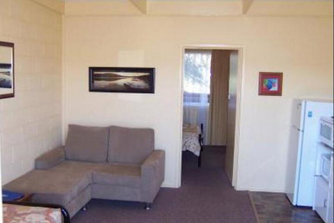 Inlet Views Holiday Lodge Motel - Accommodation Batemans Bay 7