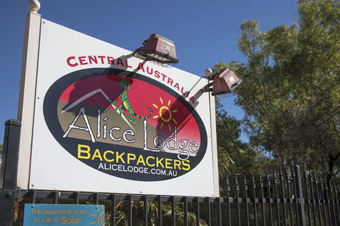 Alice Lodge Backpackers - Accommodation Batemans Bay 2