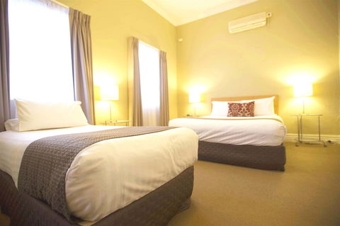 Globe Apartments - Accommodation Batemans Bay 6