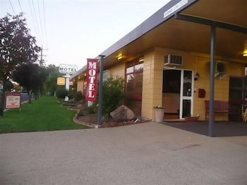 Cootamundra NSW Accommodation Batemans Bay