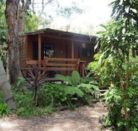 Samurai Beach Bungalows Port Stephens YHA - Accommodation Batemans Bay