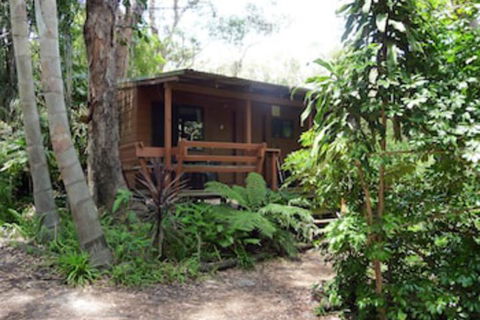 Samurai Beach Bungalows Port Stephens YHA - Accommodation Batemans Bay 0