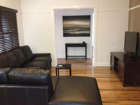 Ploughmans On Wallis Horsham - Accommodation Batemans Bay 3