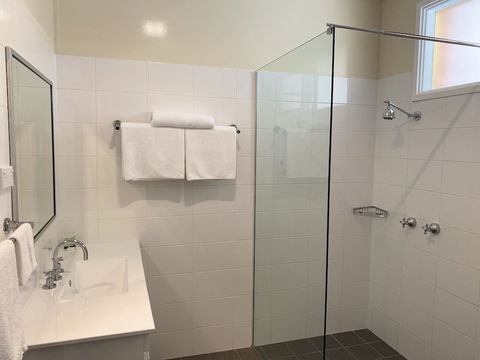 Bishop's Lodge Motor Inn - Accommodation Batemans Bay 6