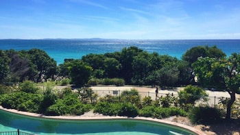 Stradbroke Island Beach Hotel - Accommodation Batemans Bay 3