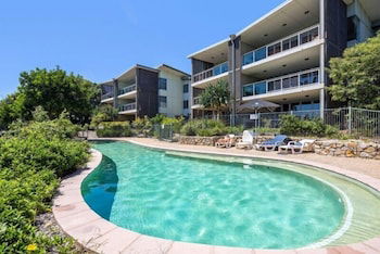 Stradbroke Island Beach Hotel - Accommodation Batemans Bay 0