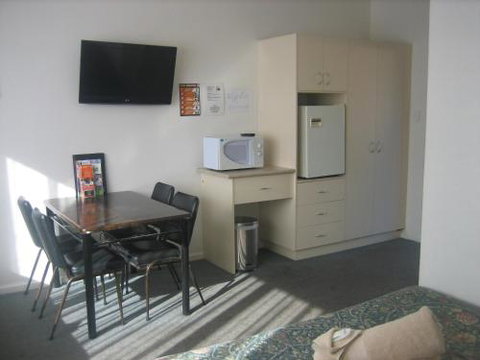 Golden Hills Motel - Accommodation Batemans Bay 2