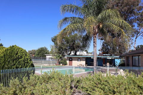Capri Motel - Accommodation Batemans Bay 2