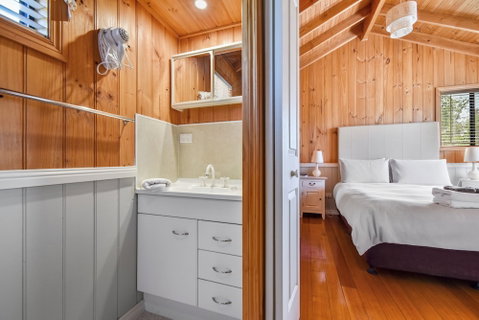 Hazelcreek Cottages - Accommodation Batemans Bay 5