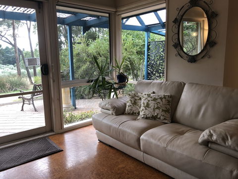 Countryside Connections Spa Cottage - Accommodation Batemans Bay 2