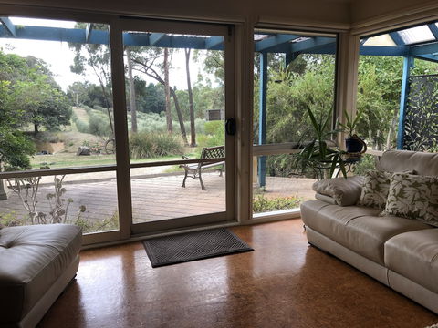 Countryside Connections Spa Cottage - Accommodation Batemans Bay 3