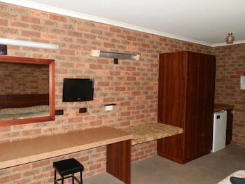 Woomargama Village Hotel Motel - Accommodation Batemans Bay 4