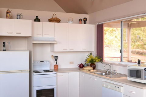Bundle Hill Cottages - Accommodation Batemans Bay 5
