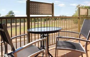 Emerald Executive Apartments - Accommodation Batemans Bay 6