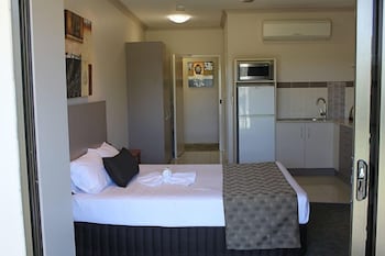 Emerald Executive Apartments - Accommodation Batemans Bay 3