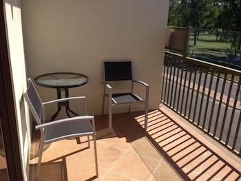 Emerald Executive Apartments - Accommodation Batemans Bay 5