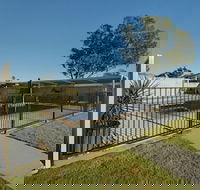 DBJ Holiday Units - Accommodation Batemans Bay