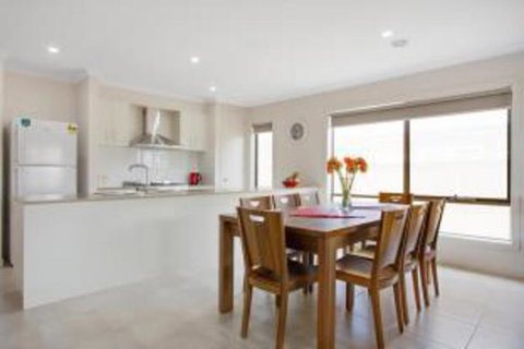 Serviced Houses Point Cook - Accommodation Batemans Bay 3