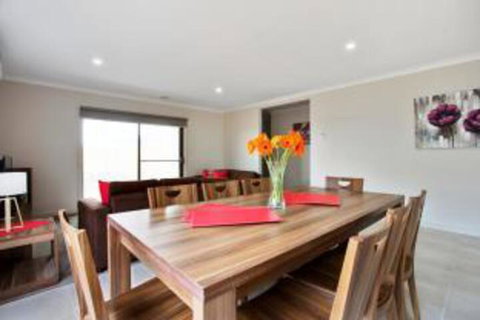Serviced Houses Point Cook - Accommodation Batemans Bay 2