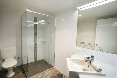 Whalers Cove Villas - Accommodation Batemans Bay 5