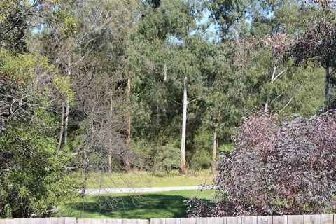 Australian Home Away At Doncaster Grange Park - Accommodation Batemans Bay 4